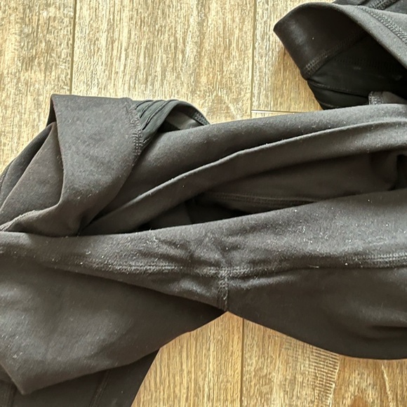 ALO yoga mesh yoga pants - Picture 5 of 5